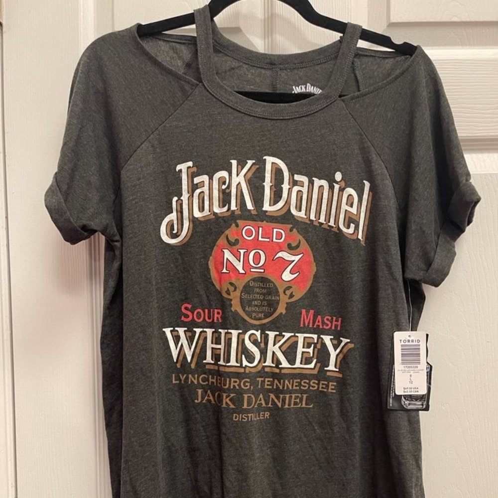 NWT Torrid Jack Daniel Top size large Cold shoulder cut (bin 1, 54) - Picture 2 of 5